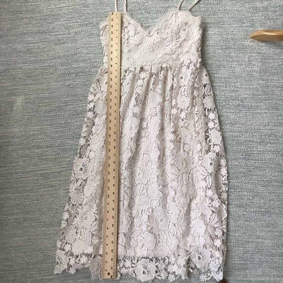 Boohoo Lace Dress - Picture 7 of 8